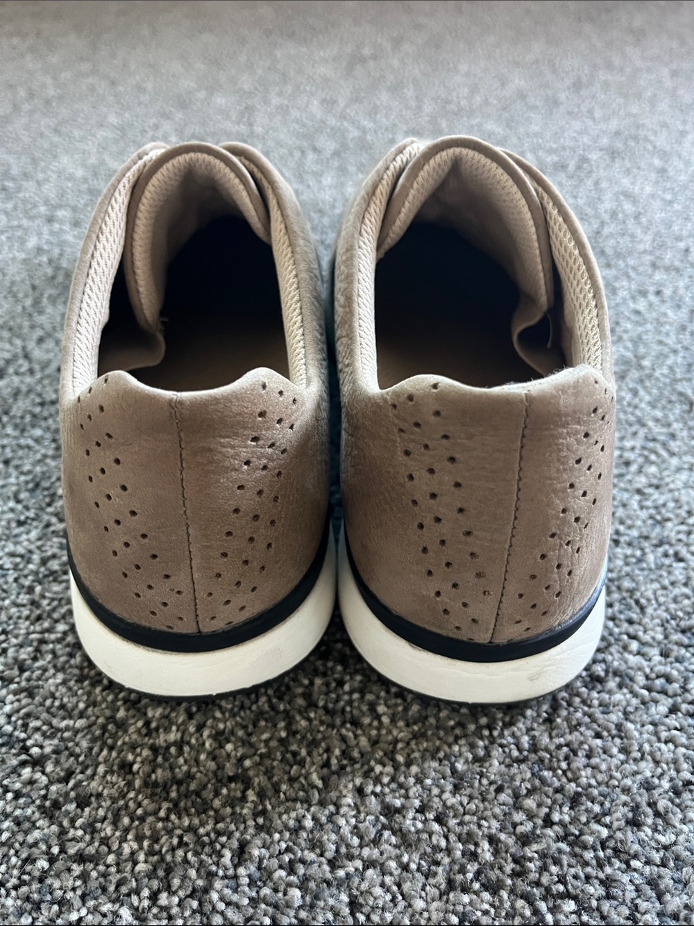 Vionic Codie in Taupe Slip-On Sneakers Size 8 - Picture 7 of 9